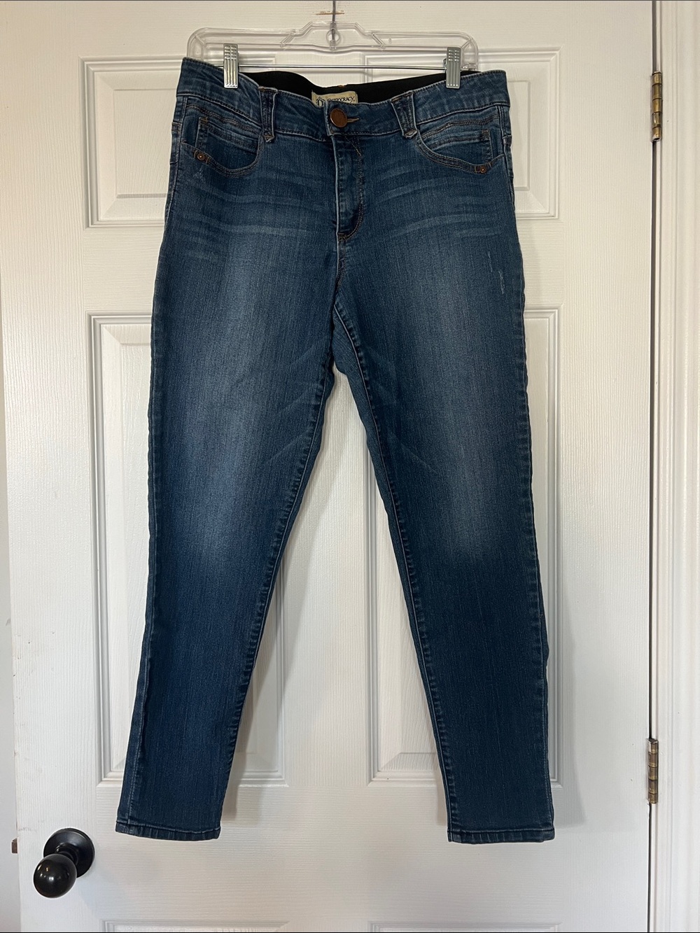 Democracy Women’s Skinny Jeans in Dark Blue Wash